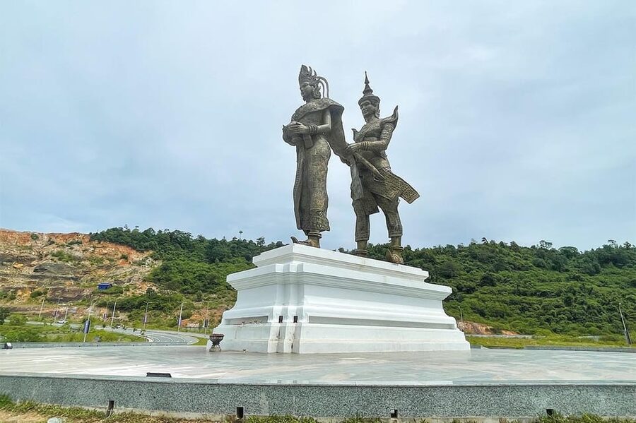 Sihanoukville City Tour for Cruise Passengers with 7 Stops - Preah Thong Neang Neak connects art with legend