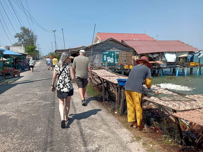Sihanoukville: Group Shore Excursion from Cruise Port - Finishing with a walk at Ortres Beach