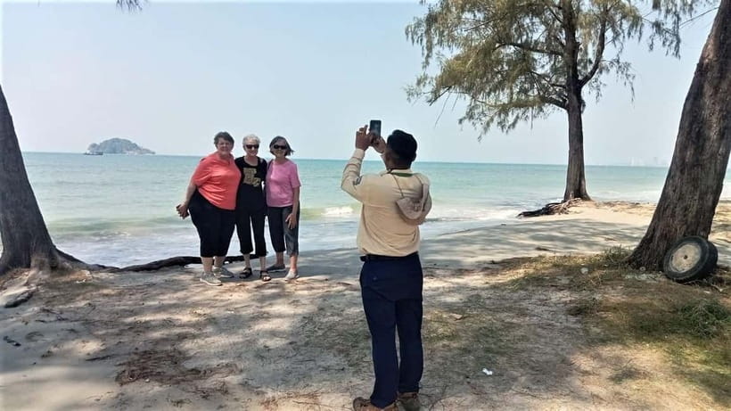 Sihanoukville: Group Shore Excursion from Cruise Port - Taking in Wat Krom and the Gulf views