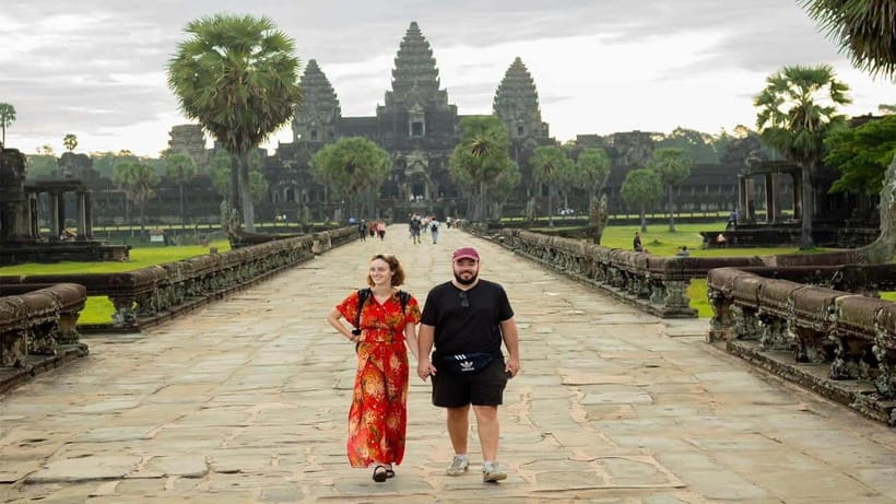 Small-Group Explore Angkor Wat Sunrise Tour with Guide - Breakfast beside Srah Srong after the sunrise