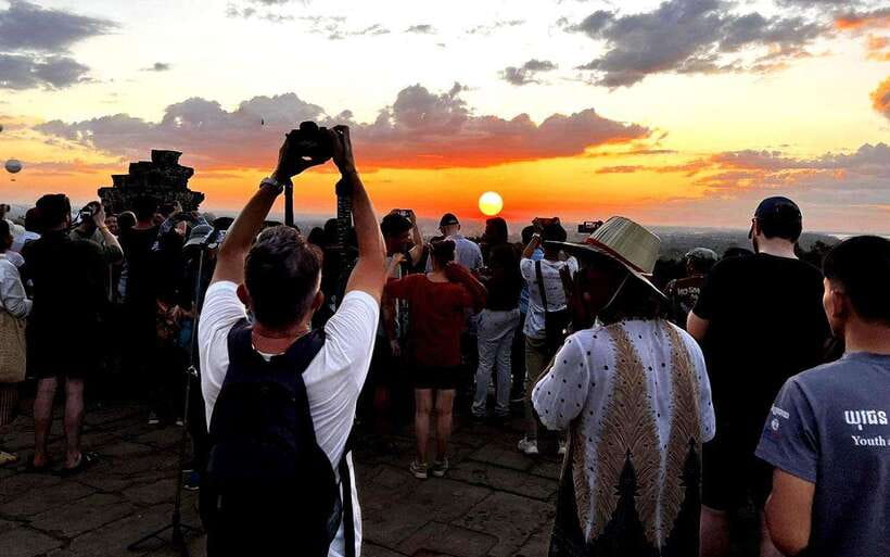 Small-Group Full Day Angkor wat Guide tour with Sun set - Why this $14 Angkor tour can be good value