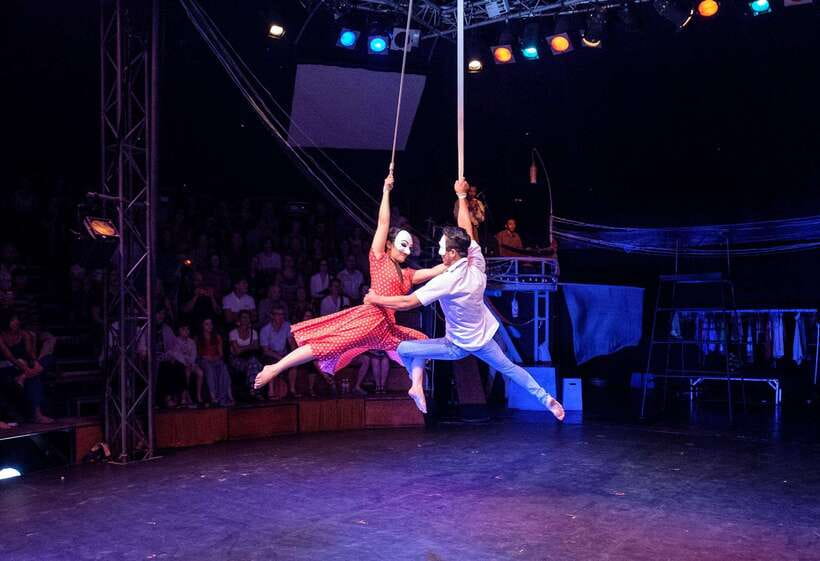 Street Food Tour and Phare Circus with Tuk-Tuk Transfers - Tuk-tuk transfers keep the evening moving