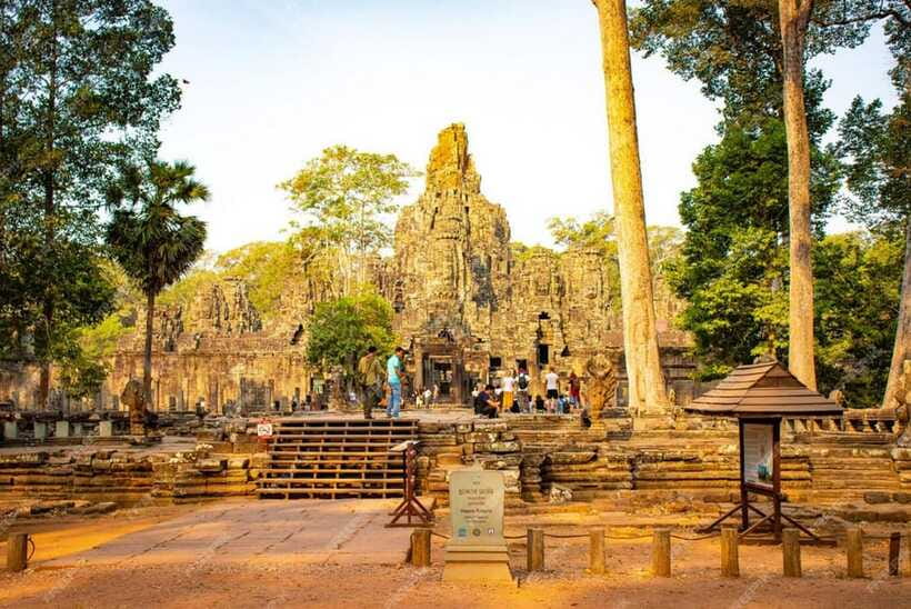 Sunrise at Angkor Wat and Small Tour with Tours Guide - Entering Angkor Thom through the South Gate