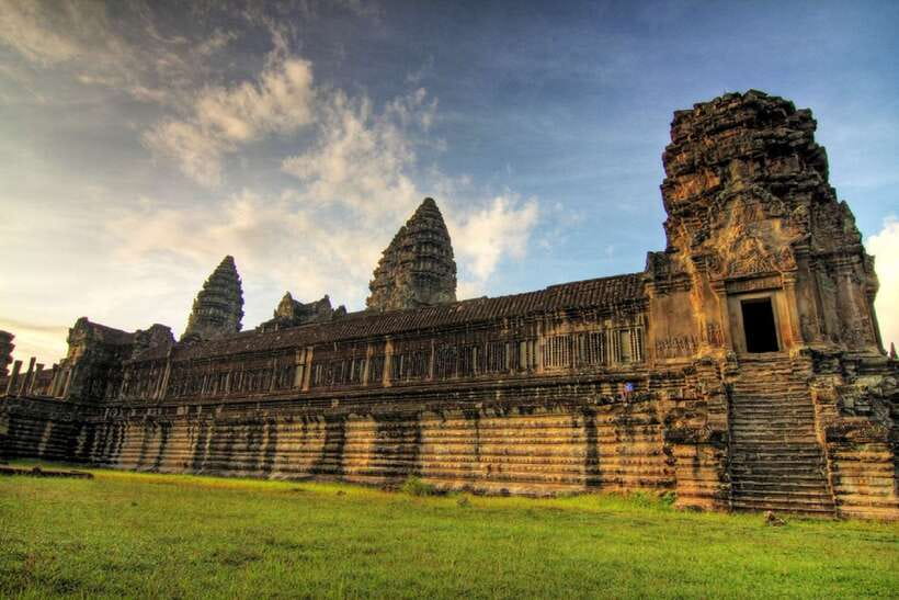 Sunrise at Angkor Wat Temple: 3-Hour Private Tour - Weather, crowds, and the limits of the view