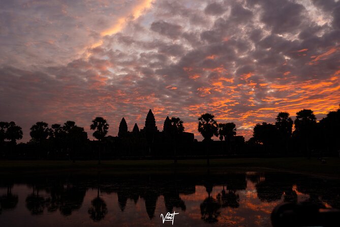 Sunrise Small Group Tour in Siem Reap - Bayon’s stone faces and Angkor Thom’s South Gate