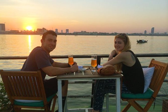 Sunset Cruise with unlimited beer & soft drinks -English speaking guide on board - The 5:00 pm departure and hotel pickup