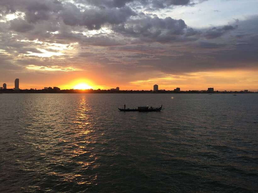 Sunset Dinner Tour: Tonle Sap Lake Floating Village - Practical details before you reserve