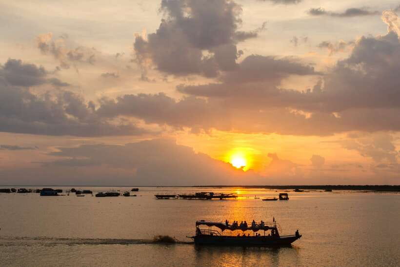 Sunset Dinner Tour: Tonle Sap Lake Floating Village - From Siem Reap to the lotus fields
