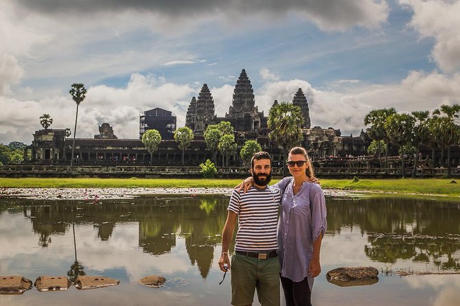 Sunset or sunrise bicycle tour around Angkor Wat and nearby temples - Phnom Bakheng for the sunset finish