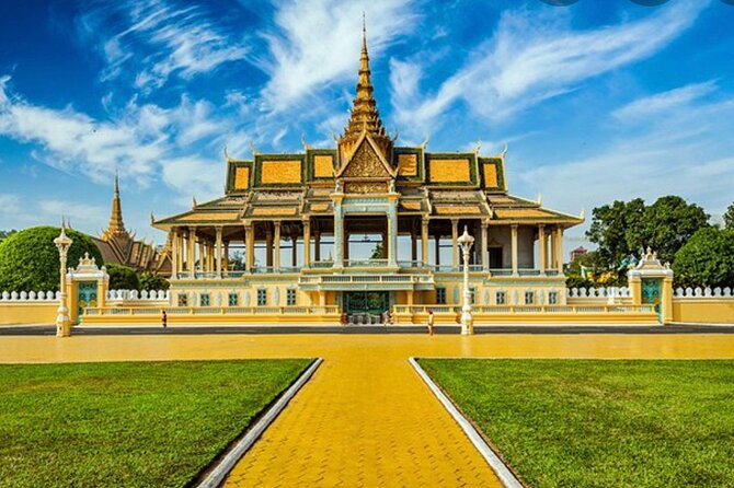 Taxi Siem Reap to Phnom Penh-English Speaking Driver - Price, group size, and the question of value