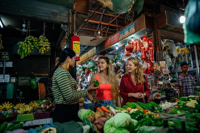 The 10 Tastings of Siem Reap With Locals: Private Street Food Tour - Psar Chaa: a useful start at the Old Market