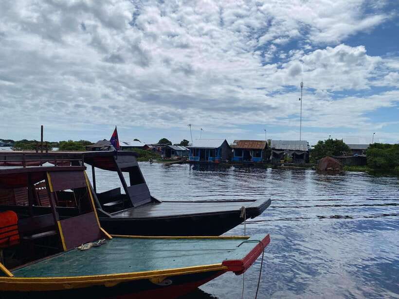 Tonle sap, Kompong Phluk (Floating village) - Mangroves, stilt houses, and the changing water
