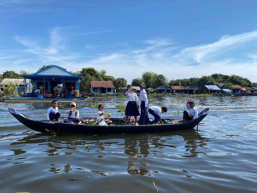 Tonle sap, Kompong Phluk (Floating village) Private Tour - The school and pagoda along the route