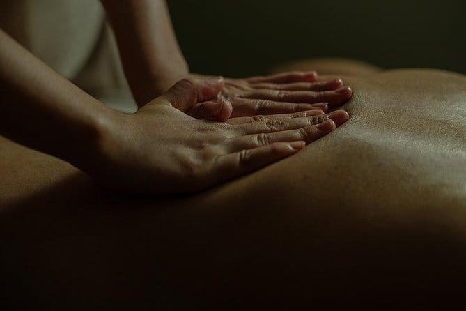 Traditional Head, Back & Shoulder Massage in Siem Reap - A targeted massage for sightseeing fatigue