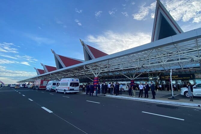Transfer from Hotels in Siem Reap City to Siem Reap Airport - What the Car and Driver Service Are Like