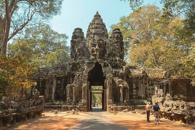 Two Day Tour, Taxi Phnom Penh to Siem Reap, Angkor Visit & Return - Spean Praptos and the ancient bridge