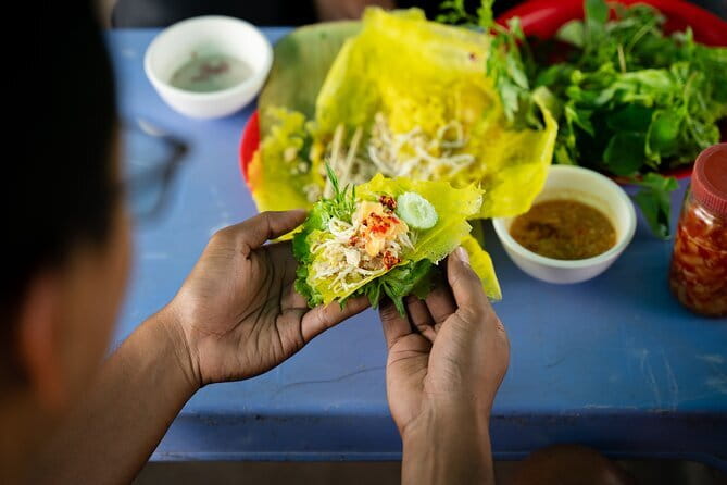 Ultimate Siem Reap Food Tour by Tuk Tuk - 20 Tastings, 8 Stops - Wat Bo finishes the savory food with seafood and Kampot pepper