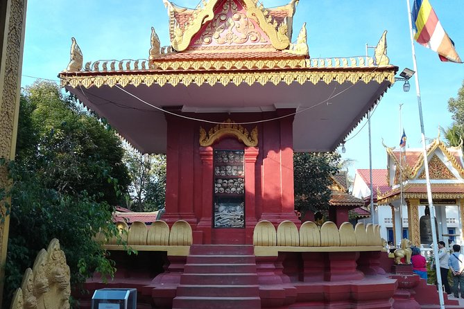 War Museum, Killing Field and Floating village ( Chong Kneas) Tour - Wat Thmey makes the Khmer Rouge period personal