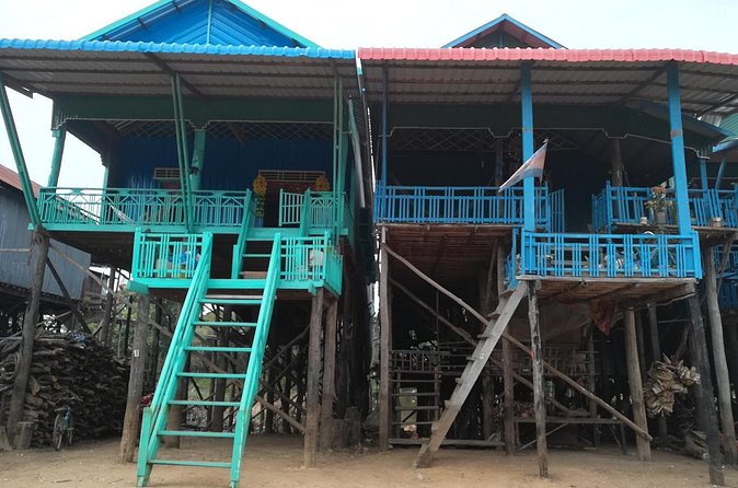 War Museum, Killing Field and Floating Village ( Kampong Phluk) - What the private vehicle and guide arrangement means