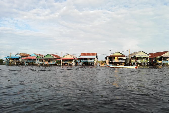 War Museum, Killing Field and Floating Village ( Kampong Phluk) - Wat Thmey and the difficult story of the Killing Fields
