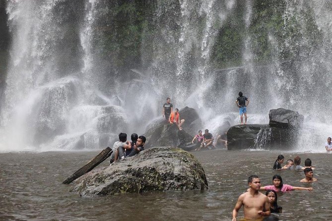 Waterfall & River of 1000 Siva Linga- Kulen Mountain Private Tour - Phnom Kulen Waterfall: the day’s cooling break